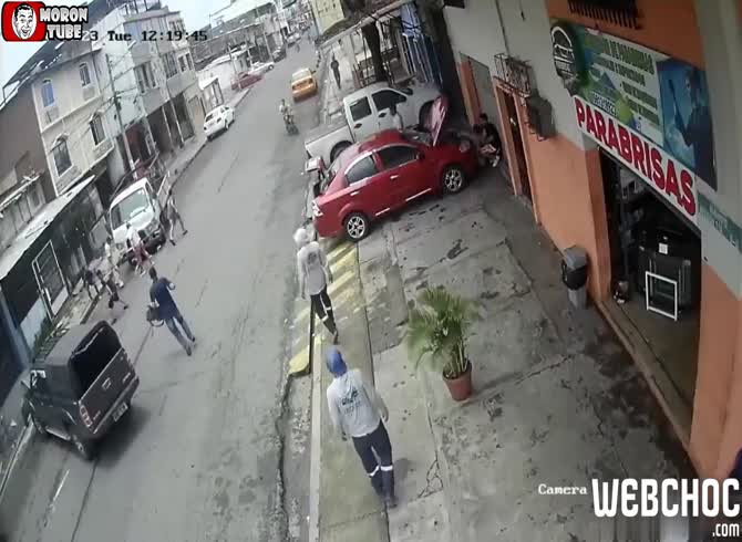Video :Ecuadorian controversy around the murder of a suspected thief (public alerted)